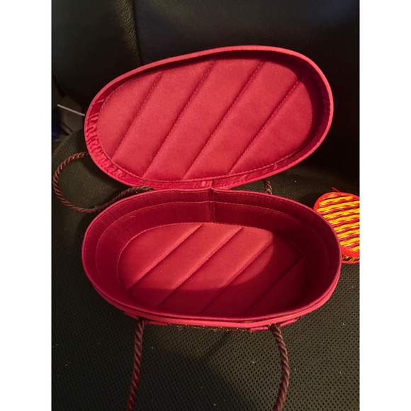 Oval Woven Vanity Case Cosmetic Bag Pink Trim Red Lined Closure Handle - Picture 6 of 7